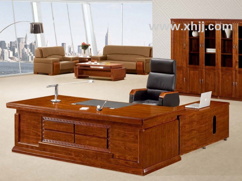 贤虎家具商城油漆班台的贴皮与油漆