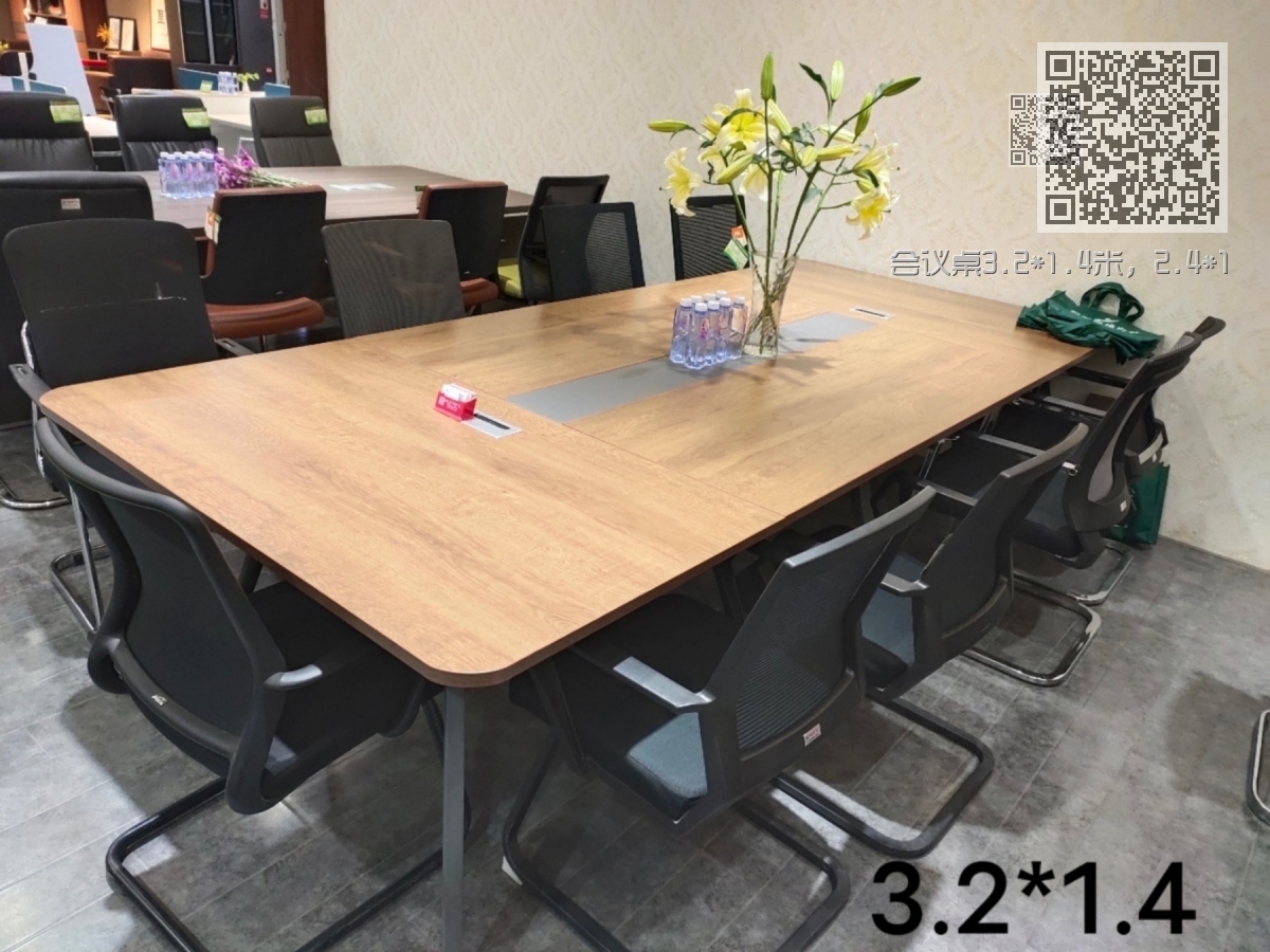 会议桌3.2*1.4米，2.4*1.2米
