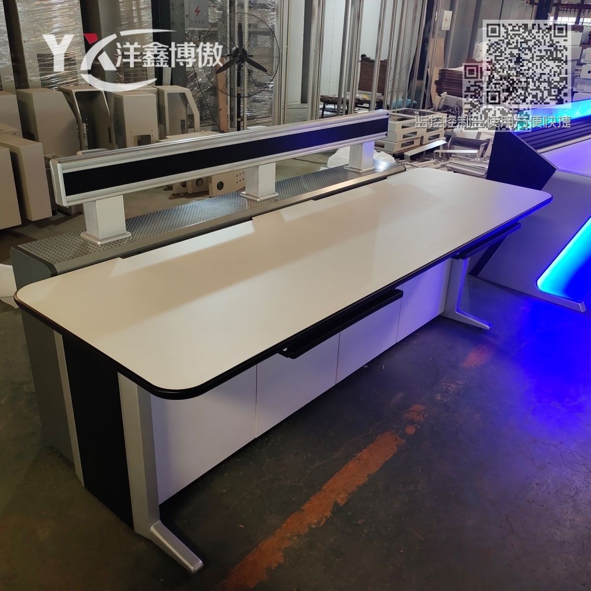 监控控制台使用方便快捷,节省空间,工作方便。 监控控制台使用方便快捷,节省空间,工作方便。