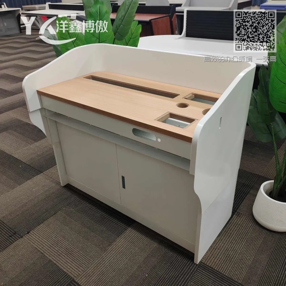 高效的办公环境 一张高度可升降操作台助您实现站立办公 高效的办公环境 一张高度可升降操作台助您实现站立办公