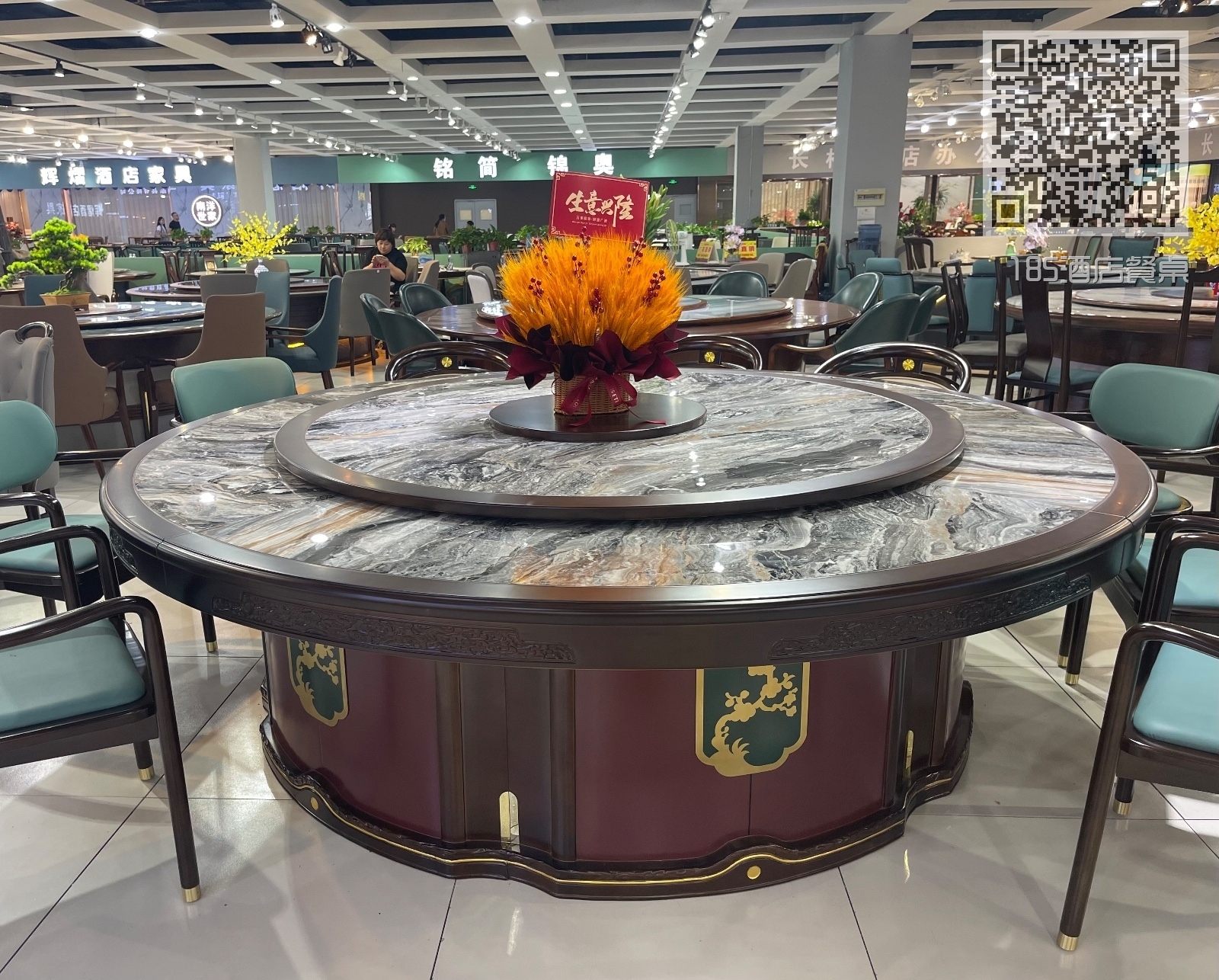 185酒店餐桌