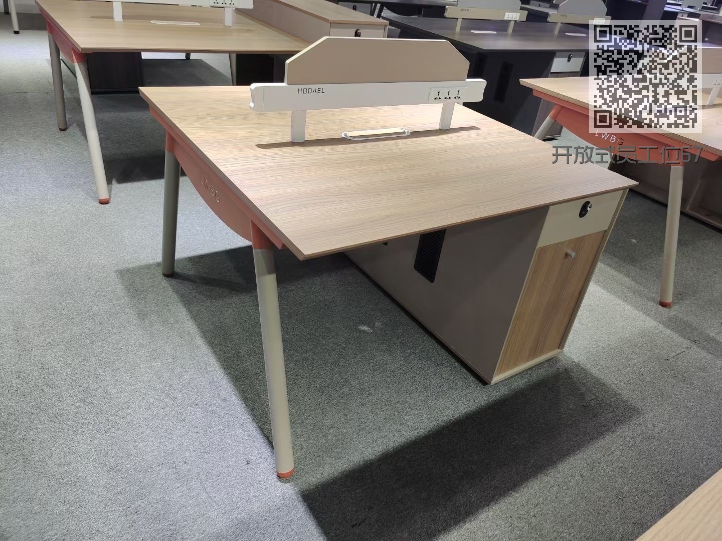 开放式员工位67