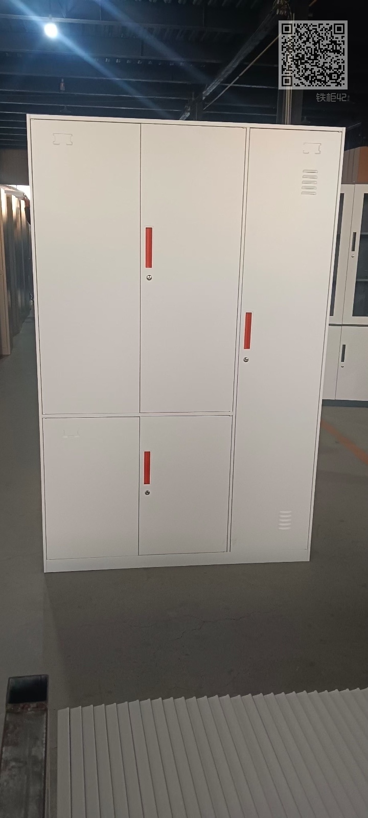 铁柜42