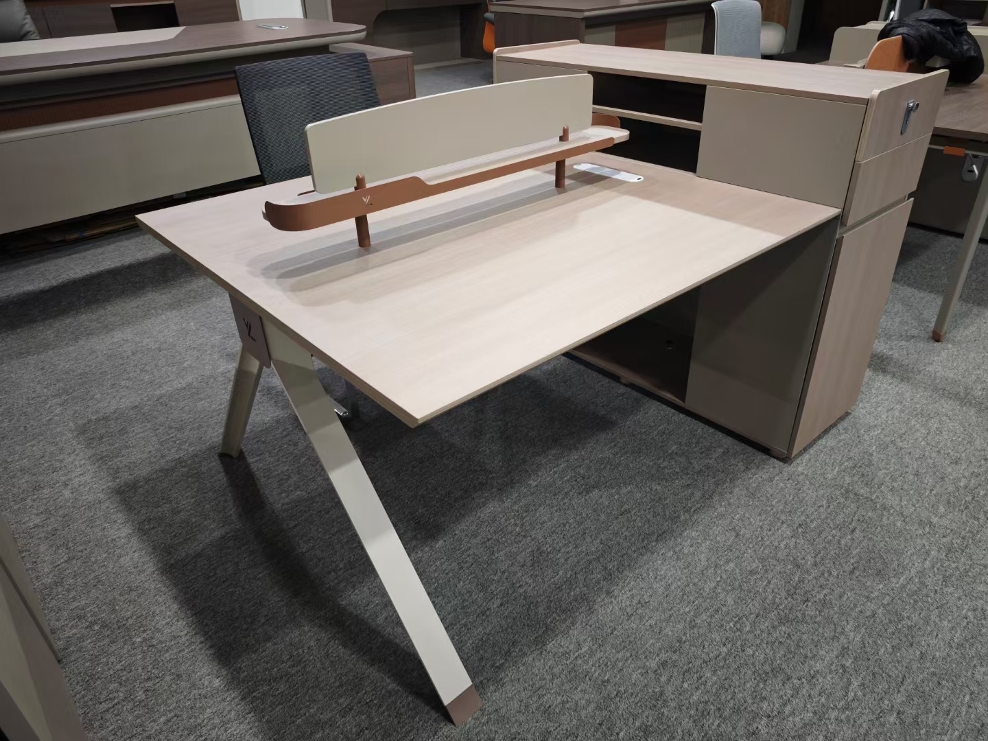 职员位  GDH1609-4